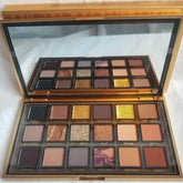 Huda Beauty Empowered Eyeshadow Palette